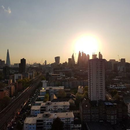 Modern 1 Bedroom Apartment In E1 With Great Views Londres Exterior foto